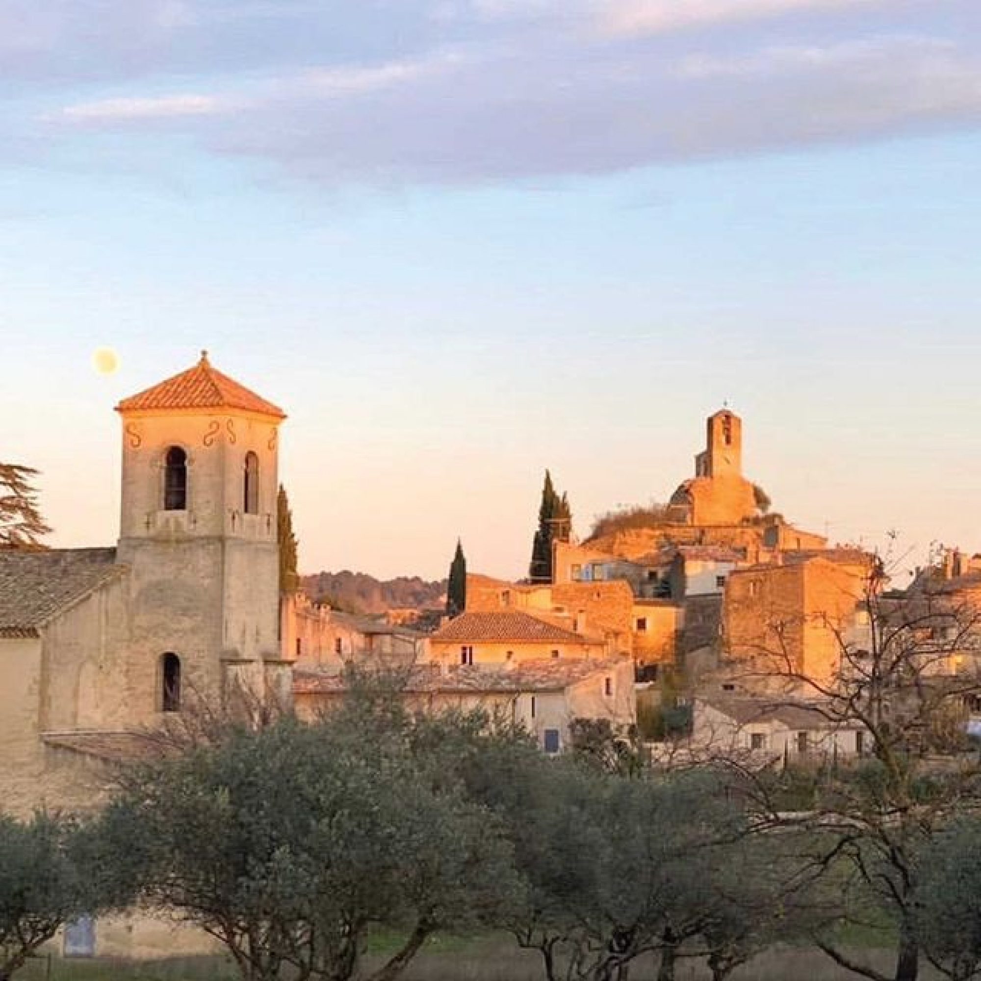 https://makersvine.com/content/uploads/2021/07/Provence-Town.jpg